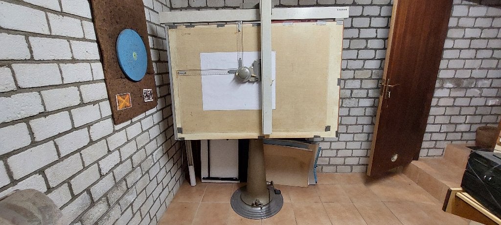 Nike Eskilstuna tekentafel met Kuhlman tekenarm, Ophalen, Gebruikt, 130 tot 150 cm