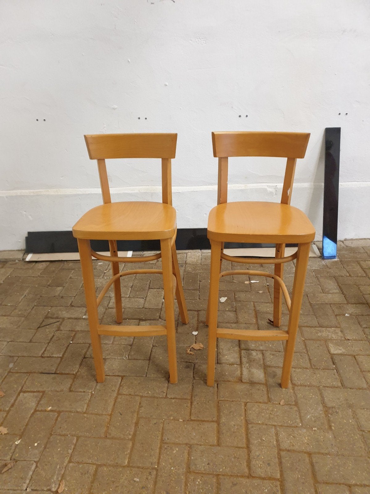 Set van 2 hoge houten stoelen, Gebruikt, Ophalen of Verzenden, 90 cm of meer, Hout