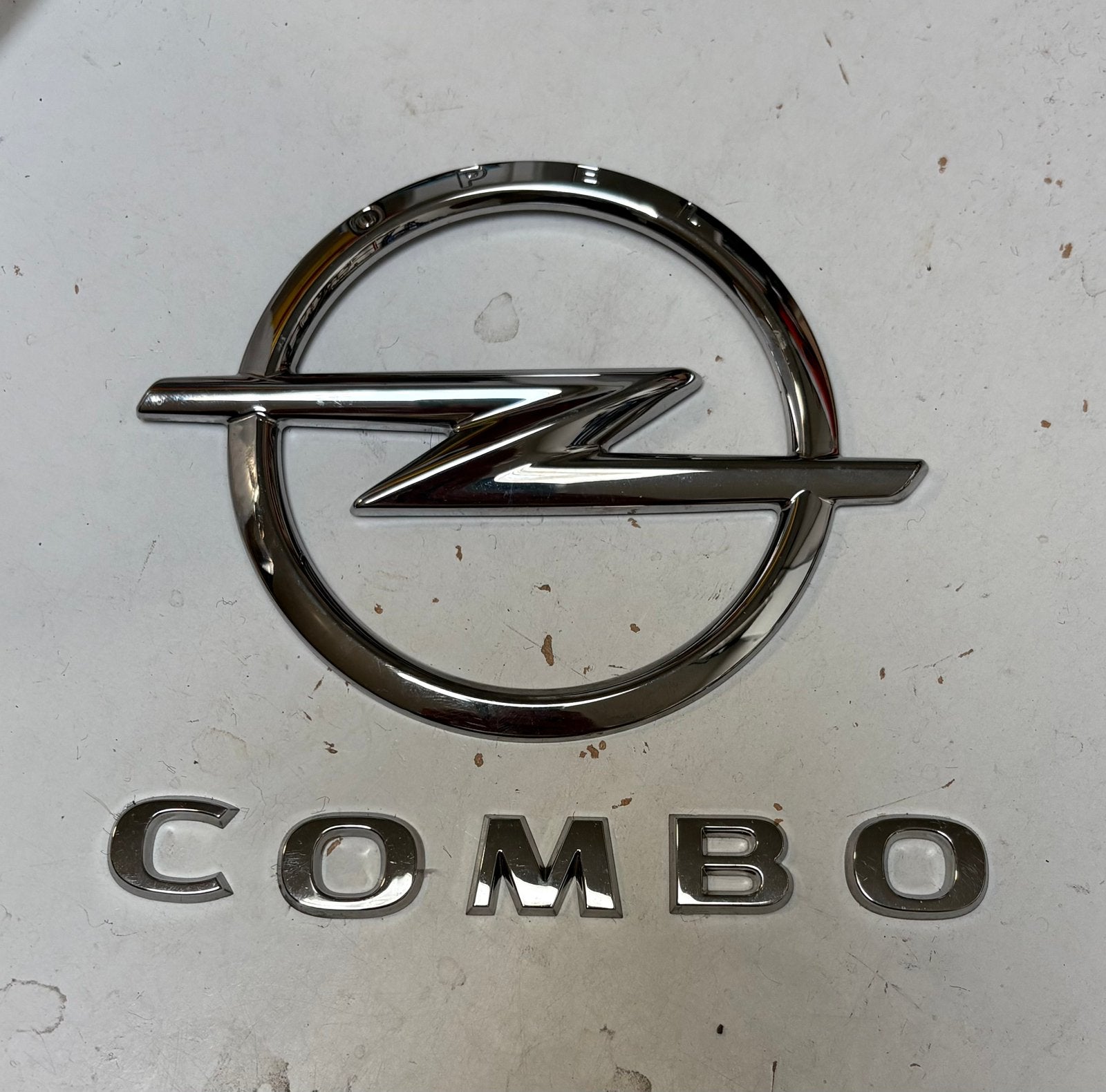 Opel combo emblemen, Verzamelen, Ophalen of Verzenden, Gebruikt, Auto's