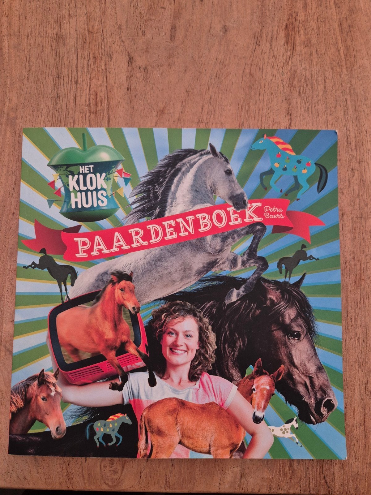 Petra Boers - Het Klokhuis paardenboek, Boeken, Non-fictie, Ophalen of Verzenden, Zo goed als nieuw, Petra Boers