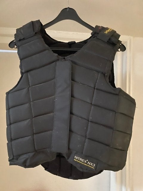Te koop: body protector Sir Lancelot Nitrex NX3, maat S., Ophalen, Overige merken, Kinderen, Zo goed als nieuw