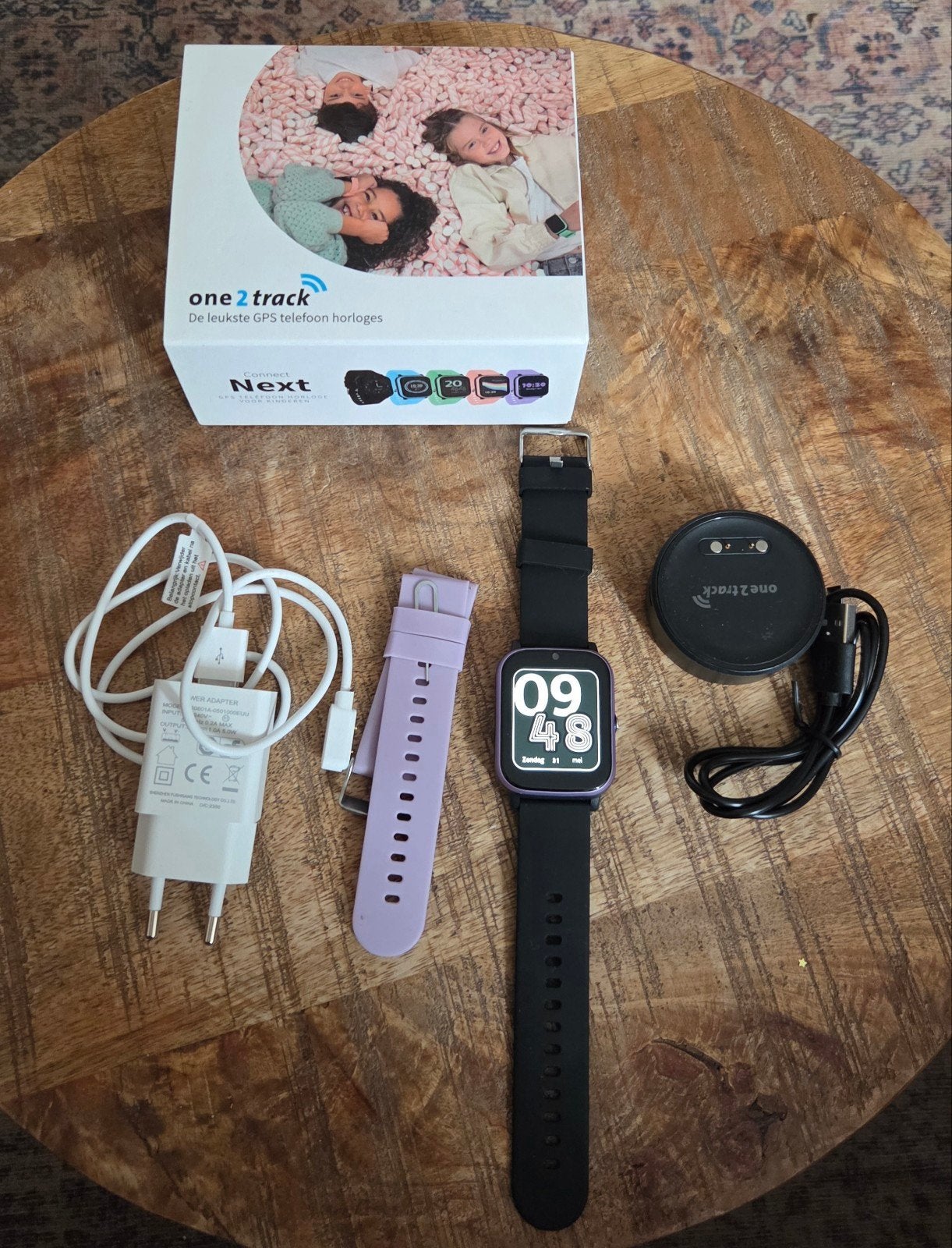 One2Track Connect Next Paars GPS horloge + accessoires, Sieraden, Tassen en Uiterlijk, Horloges | Kinderen, Zo goed als nieuw