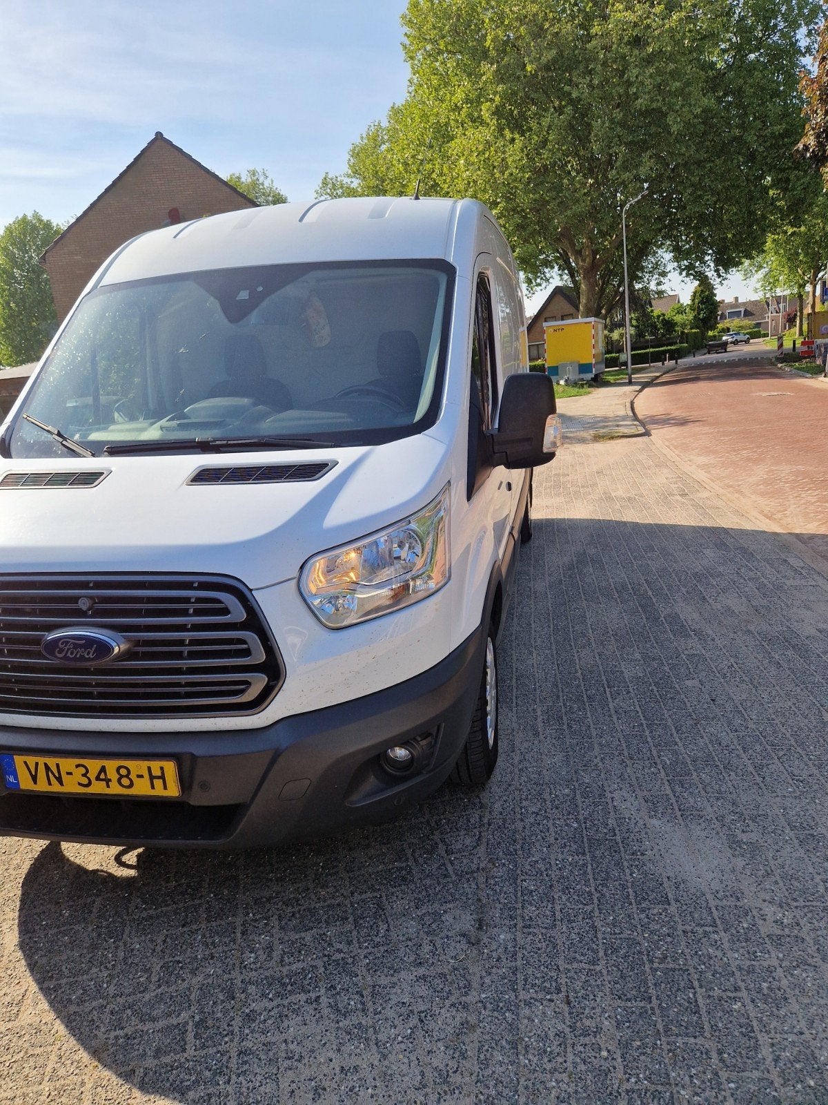 Nieuwe apk! En onderhoud Ford Transit 2.2 Tdci 92KW 2015, Auto's, Voorwielaandrijving, Euro 5, Multifunctioneel stuurwiel, Zwart