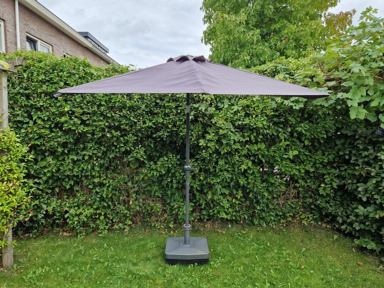 Parasol (half) 270x140cm met voet - Grijs - Kantelbaar en Ve
