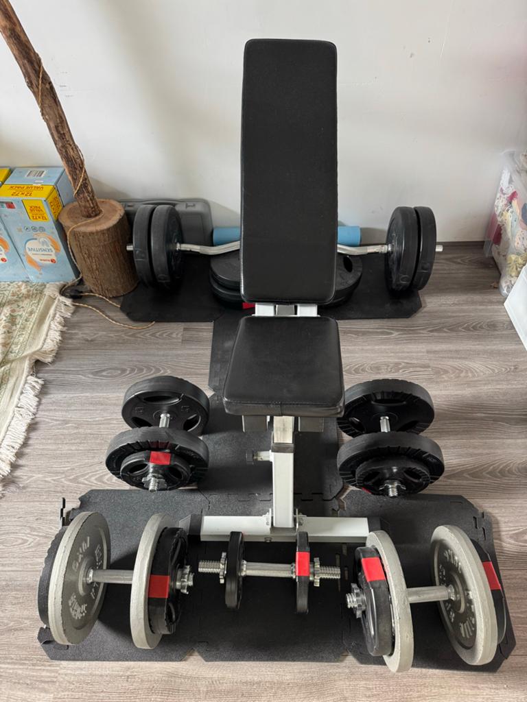 Complete Home Gym Set: 150kg, Halters, Bank, EZ Bar & Matten, Sport en Fitness, Fitnessmaterialen, Ophalen, Armen, Zo goed als nieuw