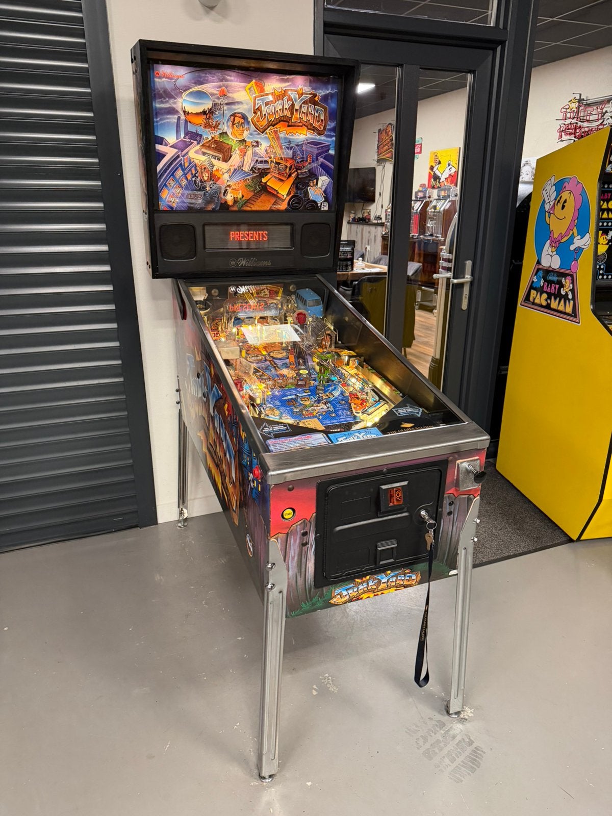 Prachtige flipperkast Williams Junk Yard Pinball, Verzamelen, Automaten | Flipperkasten, Ophalen, Williams, Zo goed als nieuw