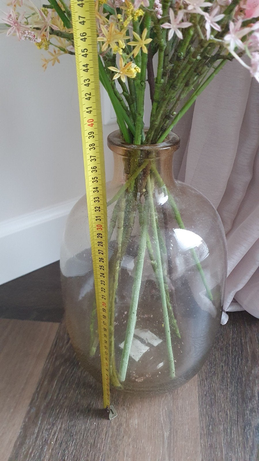 Glazen vaas met kunstbloemen €40, Ophalen, Gebruikt