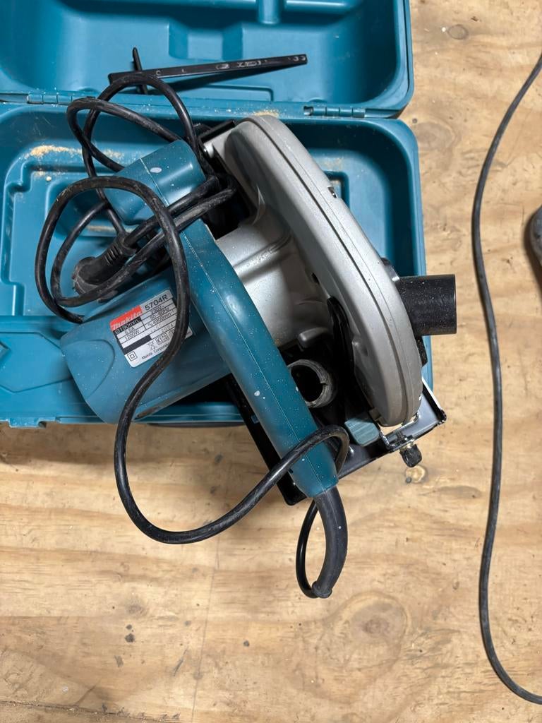 Makita 5704R Cirkelzaag - 1200W, 190mm blad, Gebruikt, Cirkelzaag, 70 mm of meer, Ophalen of Verzenden