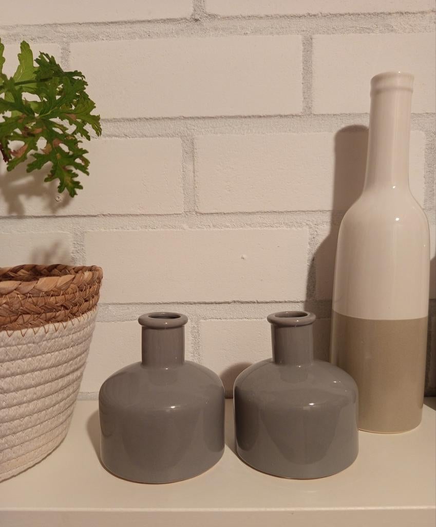 Verschillende vaasjes - Zo goed als nieuw, Overige kleuren, Aardewerk of Porselein, Ophalen of Verzenden, Zo goed als nieuw