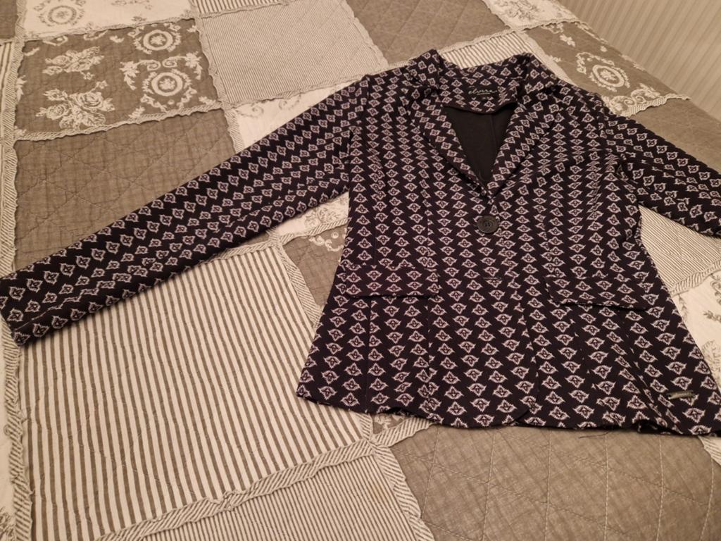 Elvira Collections Jasje - Nieuwstaat, Maat S, Kleding | Dames, Jasjes, Kostuums en Pakken, Zwart, Ophalen of Verzenden, Zo goed als nieuw