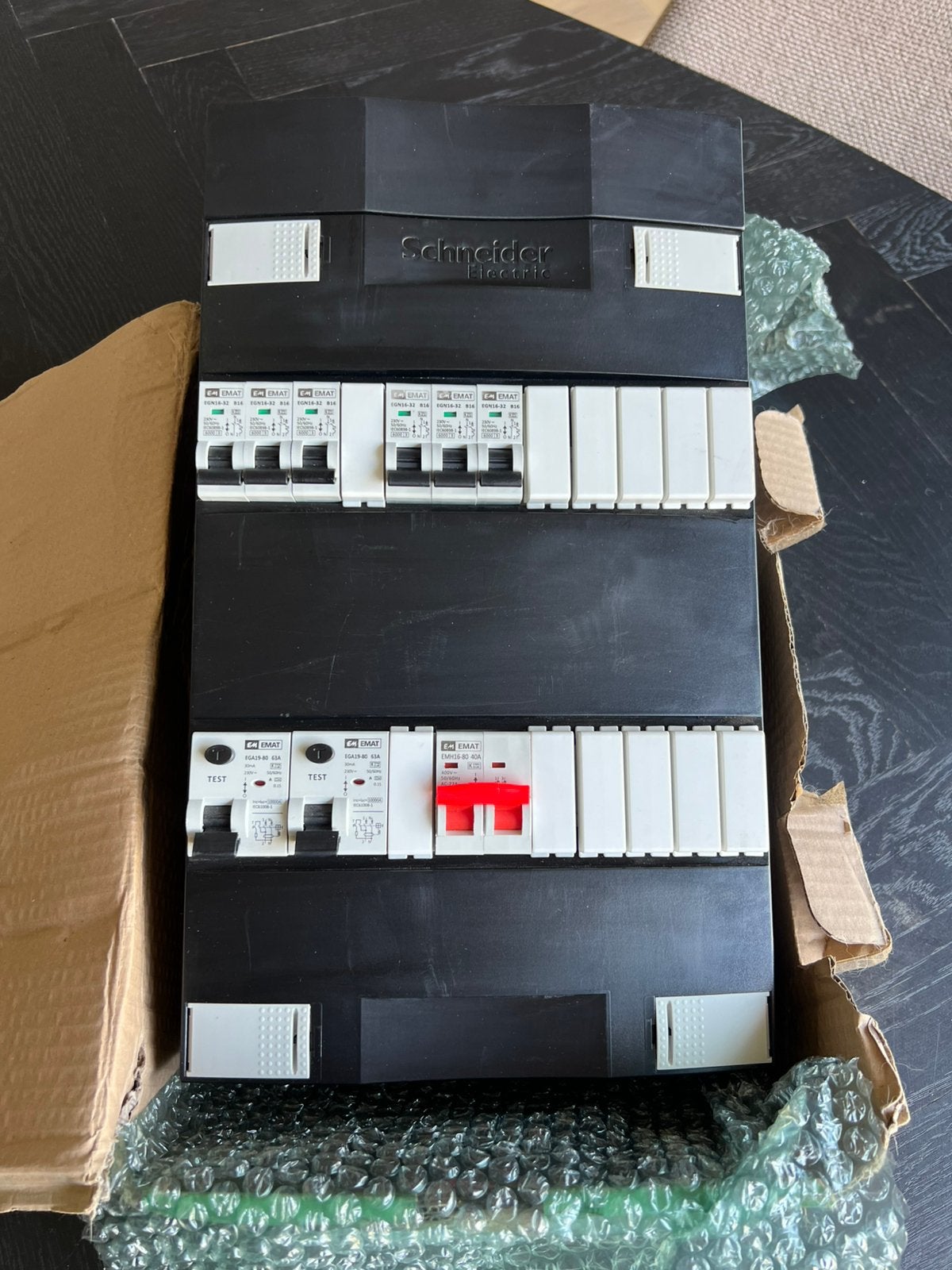 Schneider Electric Groepenkast met aardlekschakelaars, Ophalen of Verzenden, Nieuw, Overige typen