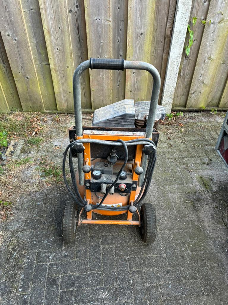 Compressor Stanley, Minder dan 25 liter, Ophalen, Zo goed als nieuw, Minder dan 200 liter/min
