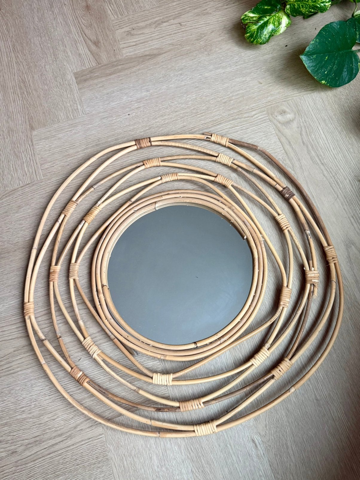 Rotan ronde spiegel, Rond, Ophalen of Verzenden, Zo goed als nieuw, Minder dan 100 cm