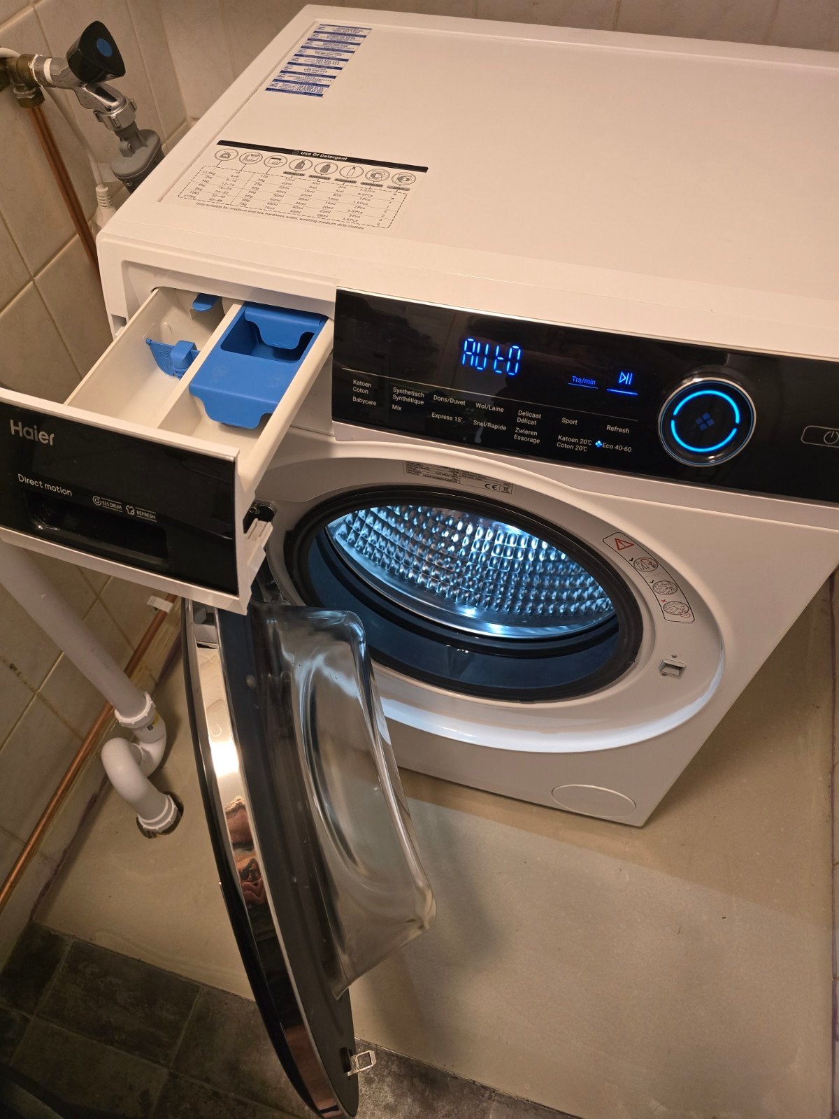 Wasmachine Haier HW80-B14979 uit 2022, Ophalen, Zo goed als nieuw, Voorlader, 85 tot 90 cm