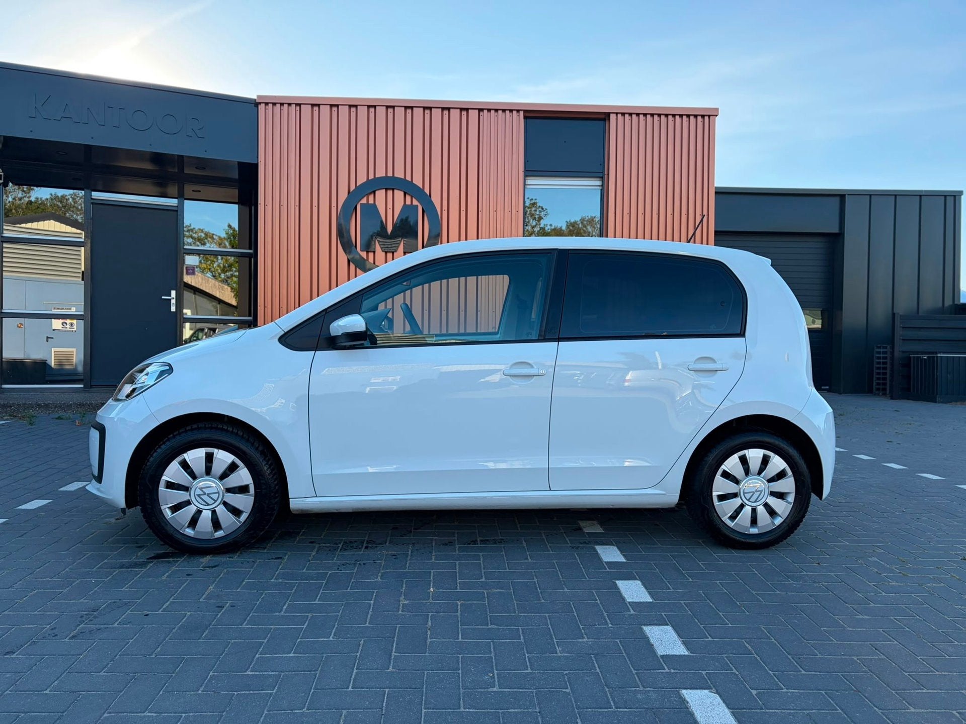 Volkswagen Up! 1.0 BMT move up! Cruis/PDC/Clima, Auto's, Volkswagen, Dealer onderhouden, Stof, Gebruikt, 4 stoelen
