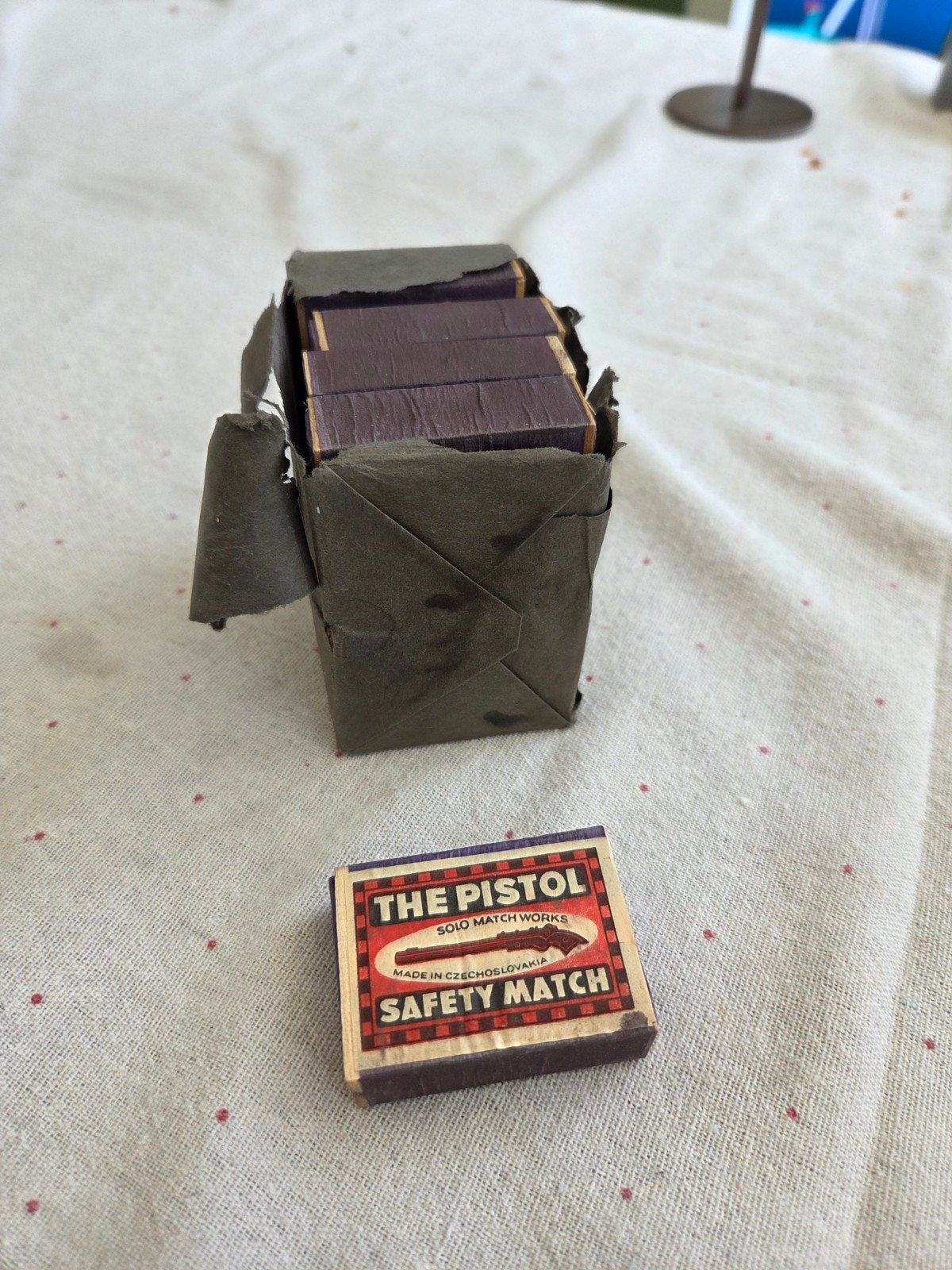 Vintage luciferdoosje "The Pistol" uit Tsjechoslowakije, Ophalen of Verzenden, Gebruikt, Luciferdoosjes of -merken