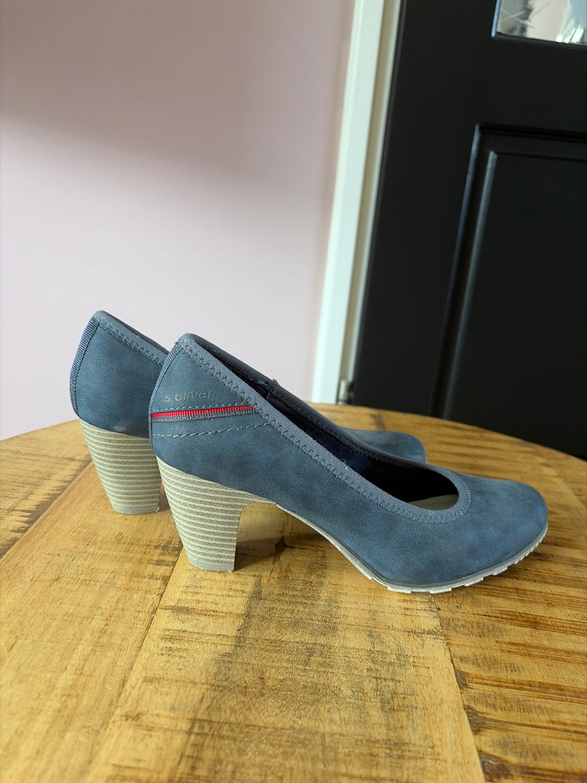 S.Oliver pumps met hak - Zo goed als nieuw, Kleding | Dames, Ophalen of Verzenden, Zo goed als nieuw, Blauw, Pumps