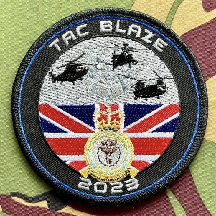 Patch RNLAF 298 300 301 SQN TAC Blaze UK 2023, Verzenden, Luchtmacht, Nederland, Embleem of Badge