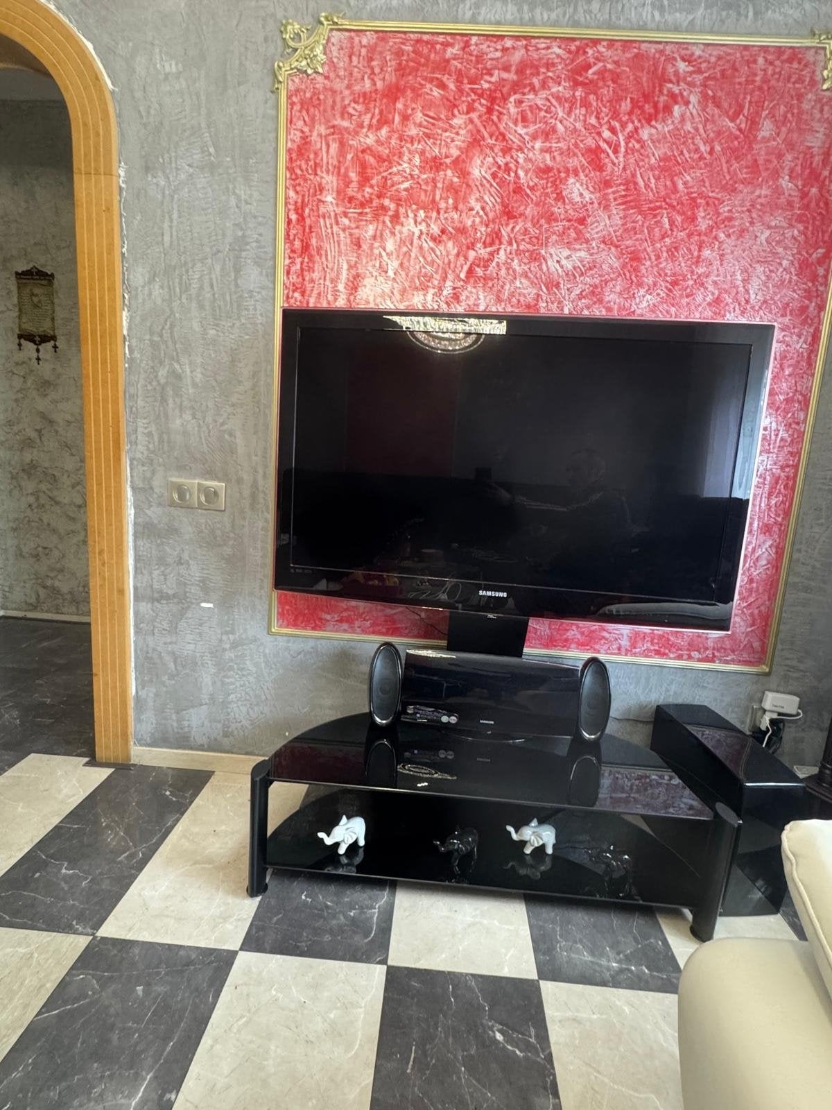 Samsung HD TV 1080p met standaard, Audio, Tv en Foto, Televisies, 50 Hz, Samsung, Full HD (1080p), Gebruikt