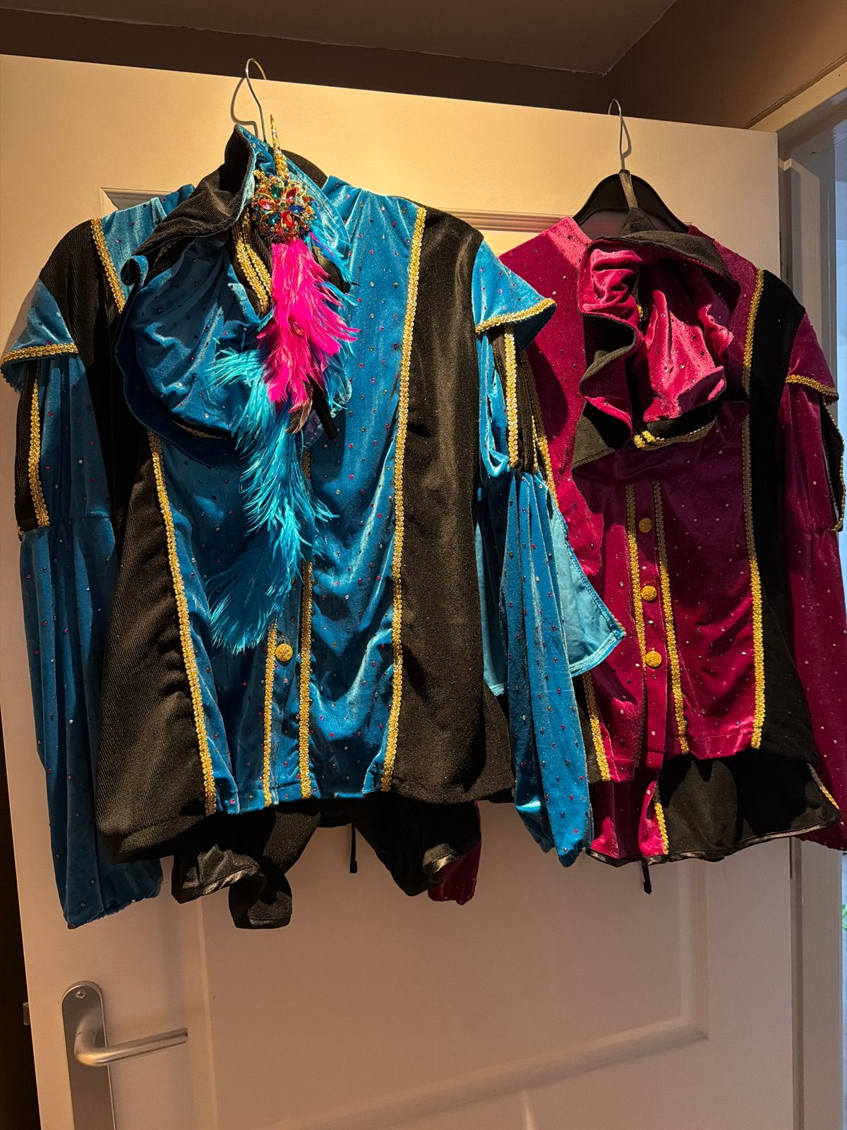 Pietenpakken (2 stuks) - Blauw en Roze/Paars, Verzenden, Zo goed als nieuw, Maat 42/44 (L), Kerstmis of Sinterklaas