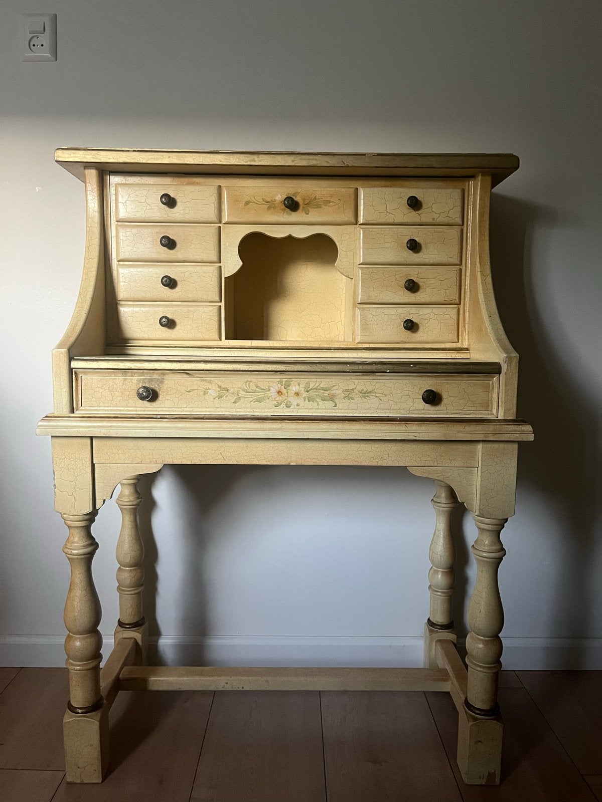 Brocante set: Secretaire en Kledingkast met bloemmotief, Antiek en Kunst, Antiek | Meubels | Kasten, Ophalen
