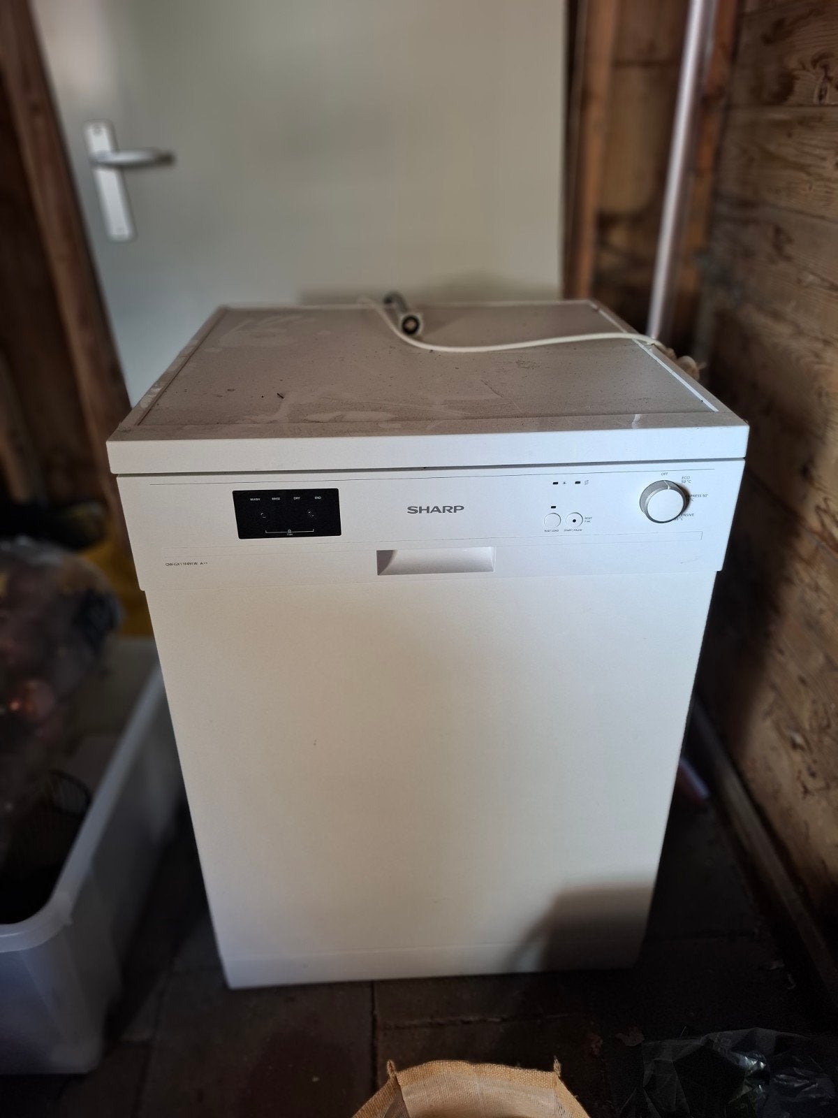 Nieuwe Sharp vaatwasser - Perfect voor kleinere huishoudens, Ophalen