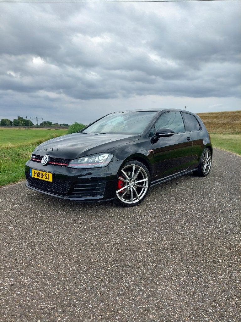 Mooie Volkswagen Golf 2.0 TSI Gti 162KW 3D 2017 Zwart, Voorwielaandrijving, Stof, Zwart, 4 cilinders