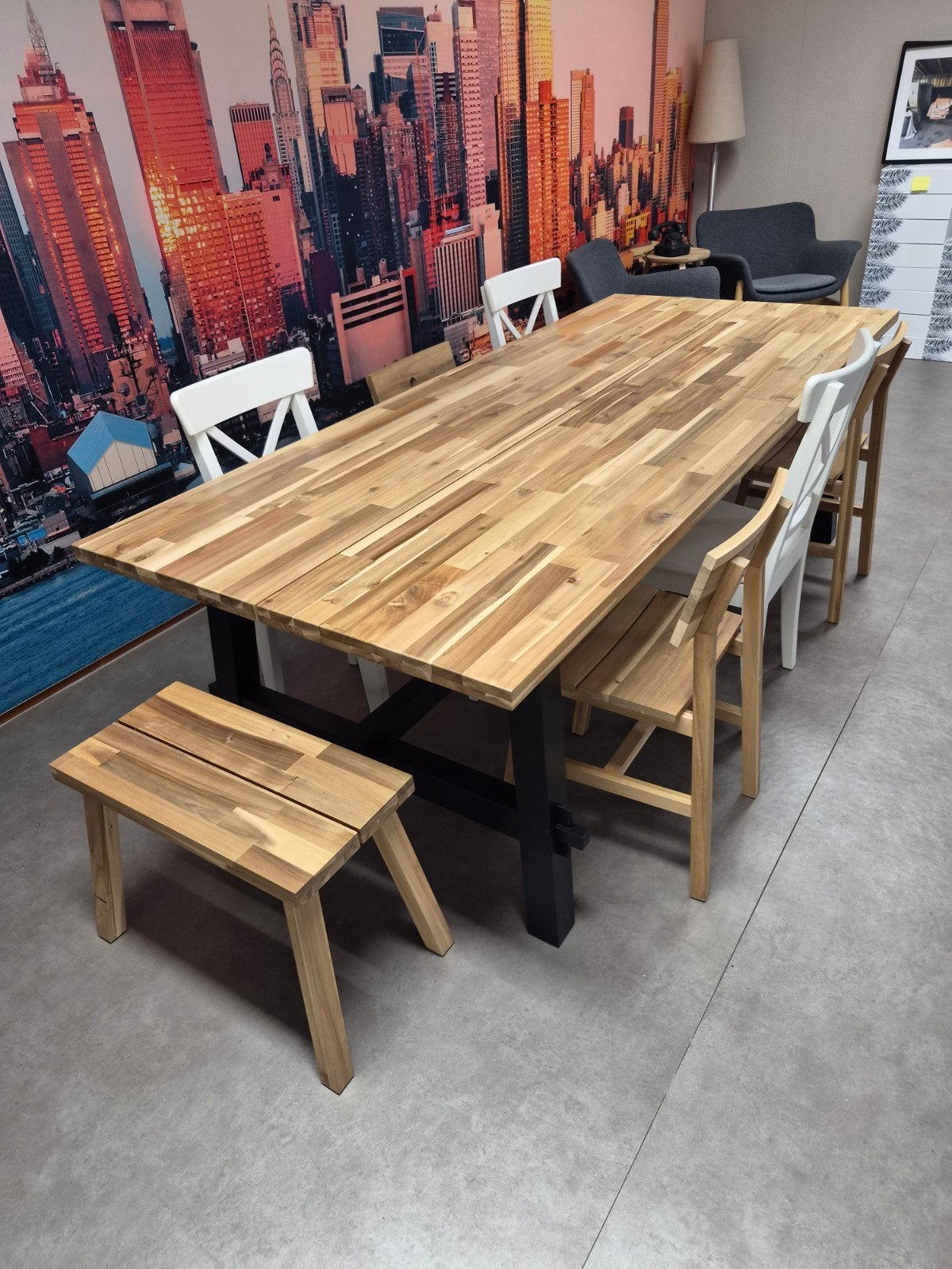 IKEA SKOGSTA 100x235 cm eettafel van massief houtl, Huis en Inrichting, 100 tot 150 cm, 200 cm of meer, Zo goed als nieuw, Vijf personen of meer