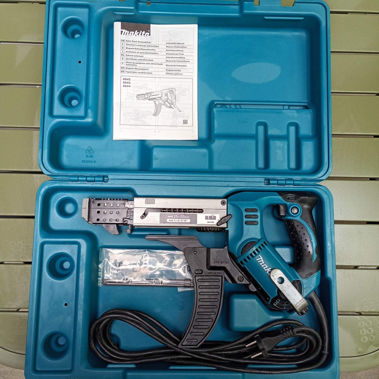 Makita 6842 Schroefautomaat (230V) - Zo goed als nieuw, Doe-het-zelf en Verbouw, Gereedschap | Boormachines, Ophalen of Verzenden