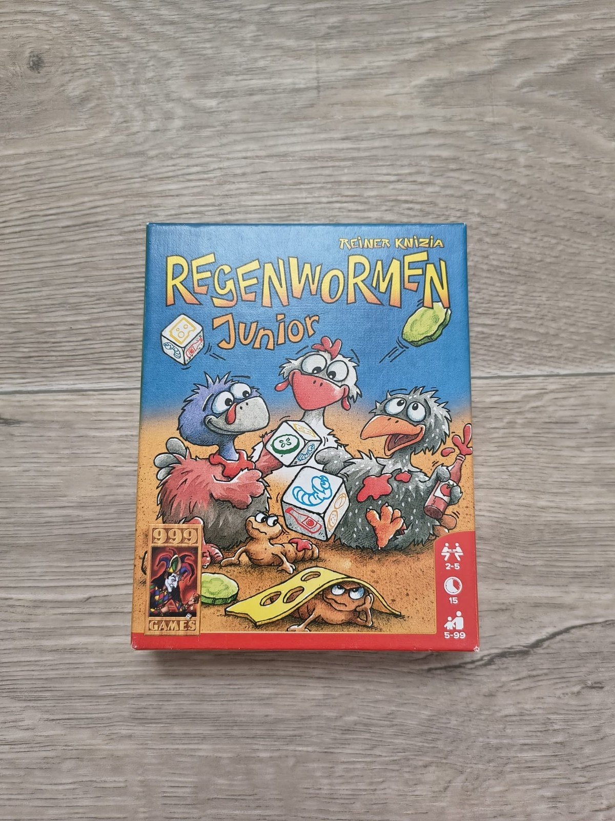Regenwormen Junior dobbelspel voor 2-5 spelers, Drie of vier spelers, Ophalen of Verzenden, Zo goed als nieuw, 999 Games