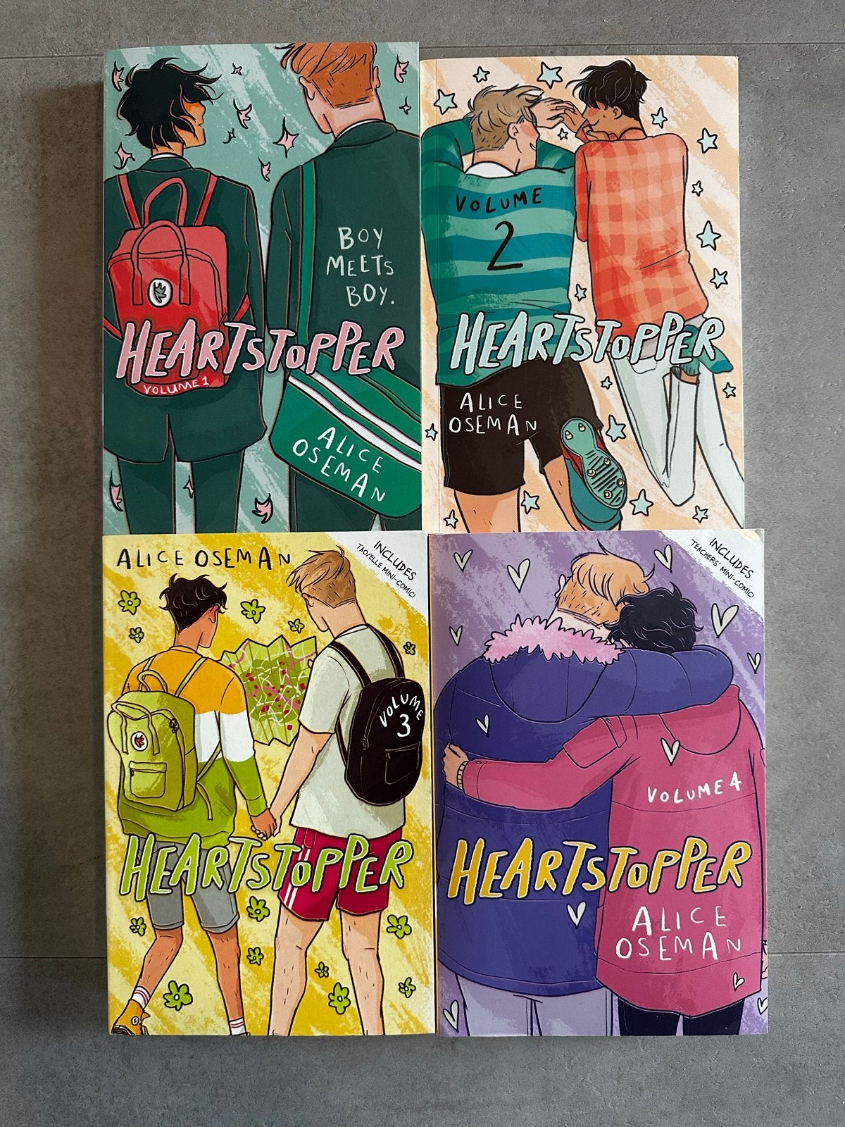 Heartstopper Volumes 1-4, Ophalen, Zo goed als nieuw