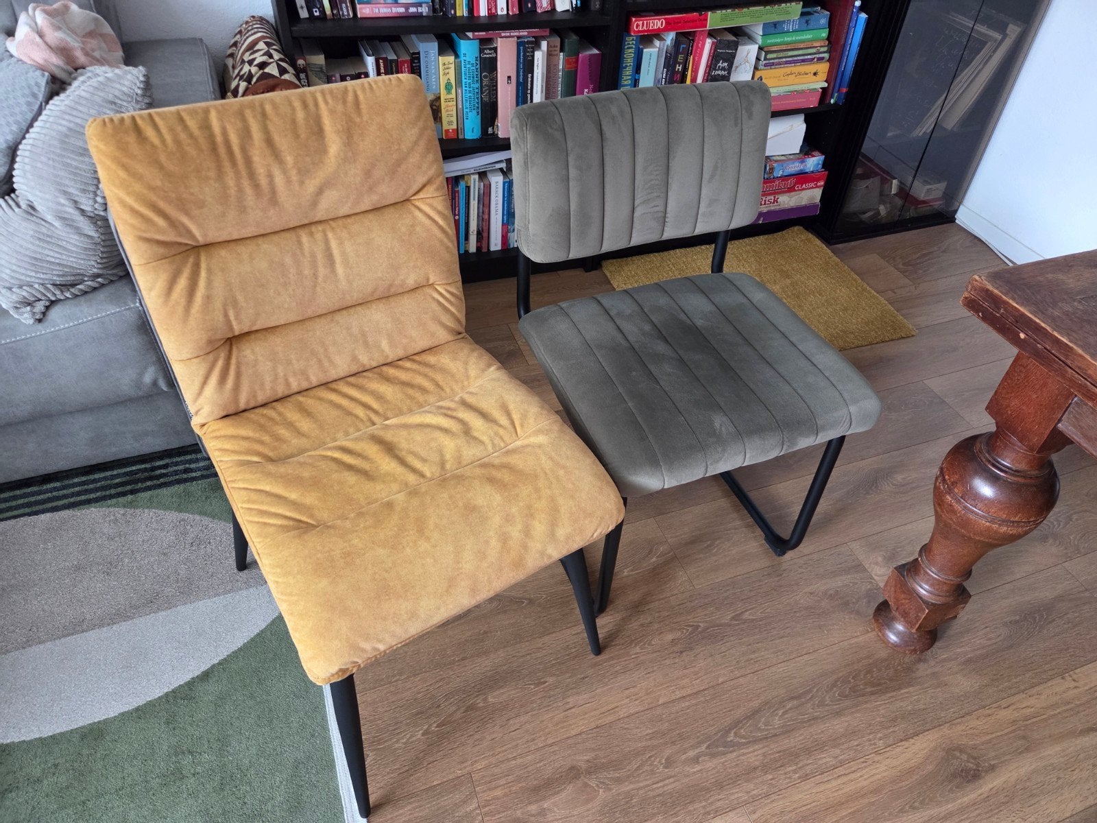 Set van 2 gestoffeerde eetkamerstoelen - groen en geel zgan, Gebruikt, Twee, Overige kleuren, Ophalen of Verzenden