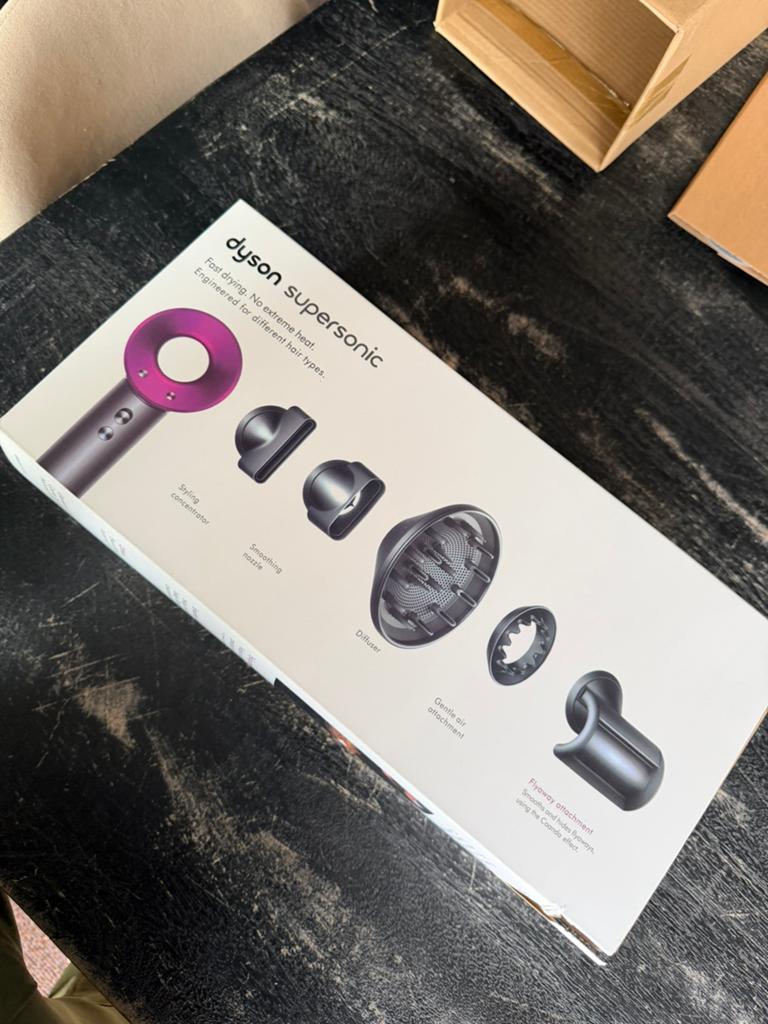 Dyson Supersonic föhn Straight+Wavy, Sieraden, Tassen en Uiterlijk, Uiterlijk | Haarverzorging, Ophalen of Verzenden, Föhn of Haardroger