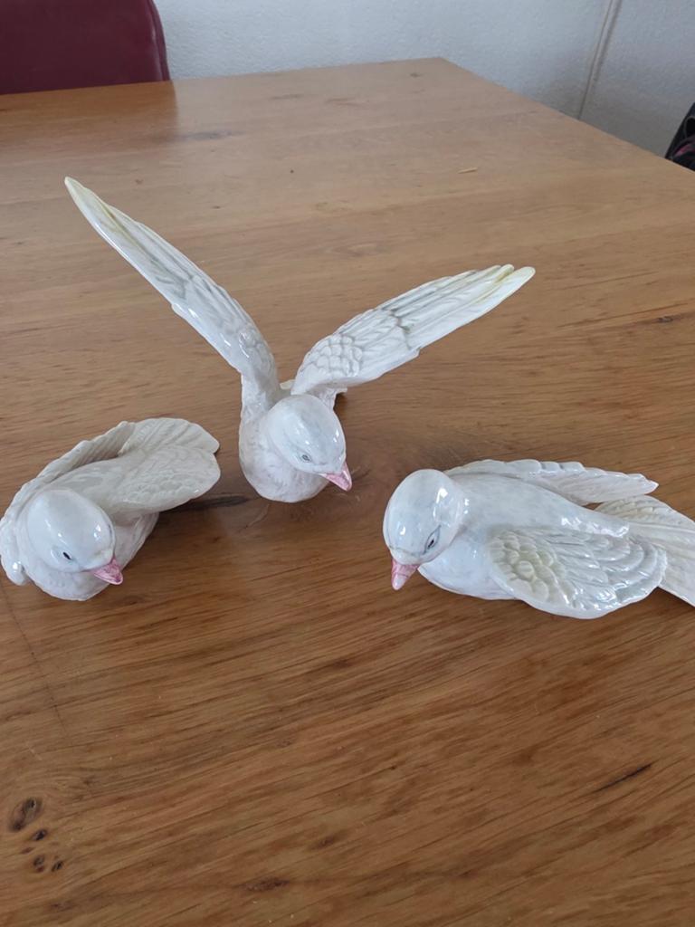 3 Porseleinen Vredesduifjes - Gemerkt en Gedetailleerd, Antiek en Kunst, Ophalen of Verzenden