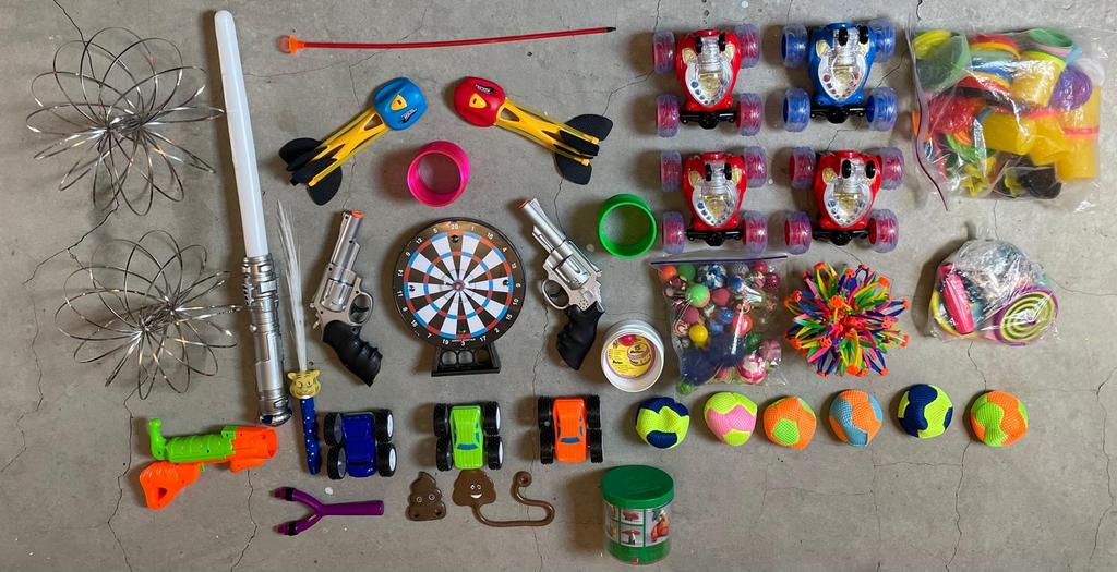 Grote speelgoedset: auto's, ballen, pistolen en meer!, Verzenden, Jongen of Meisje