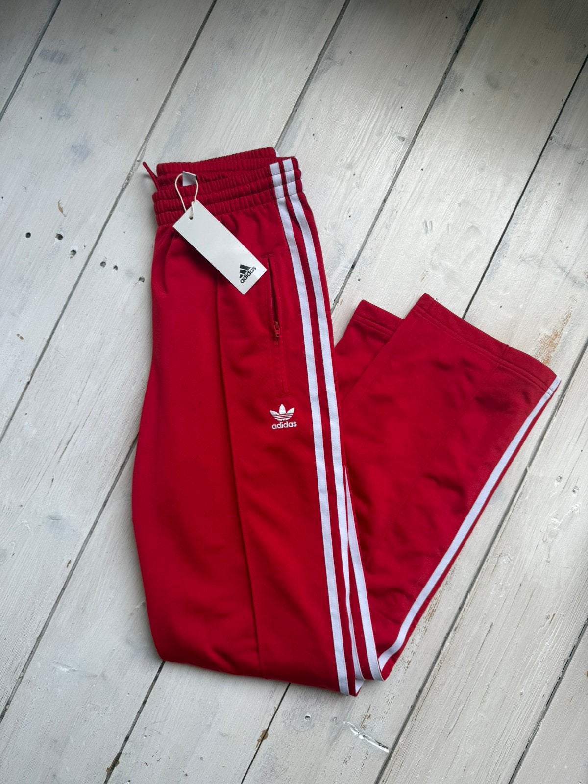 Rode Adidas trainingsbroek wijd/ Firebird model - Maat S, Overige typen, Nieuw, Ophalen of Verzenden, Maat 36 (S)