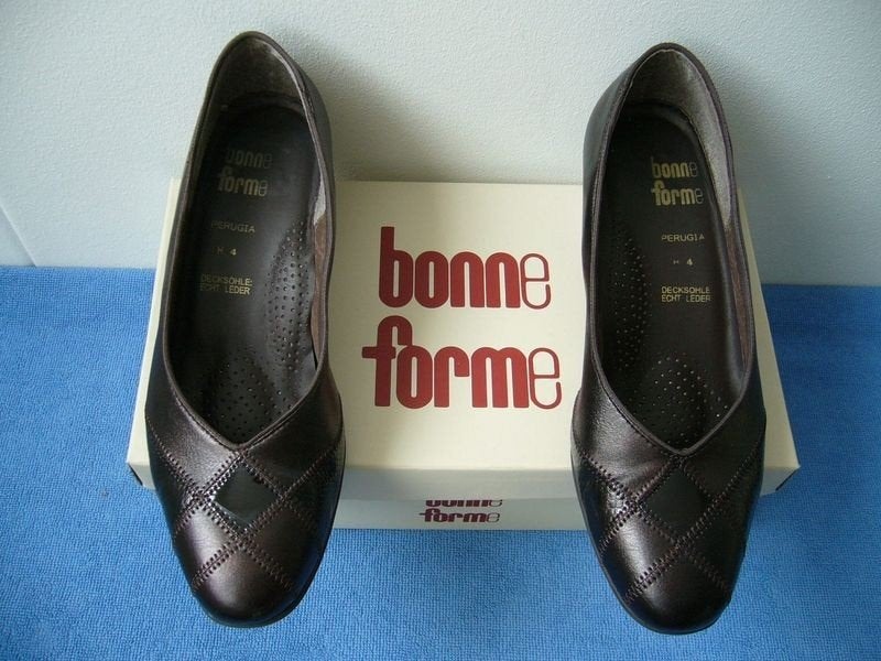 donkerbruine Bonne Forme schoenen mt 37 z.g.a.n., Schoenen met lage hakken, Bruin, Ophalen of Verzenden, Zo goed als nieuw