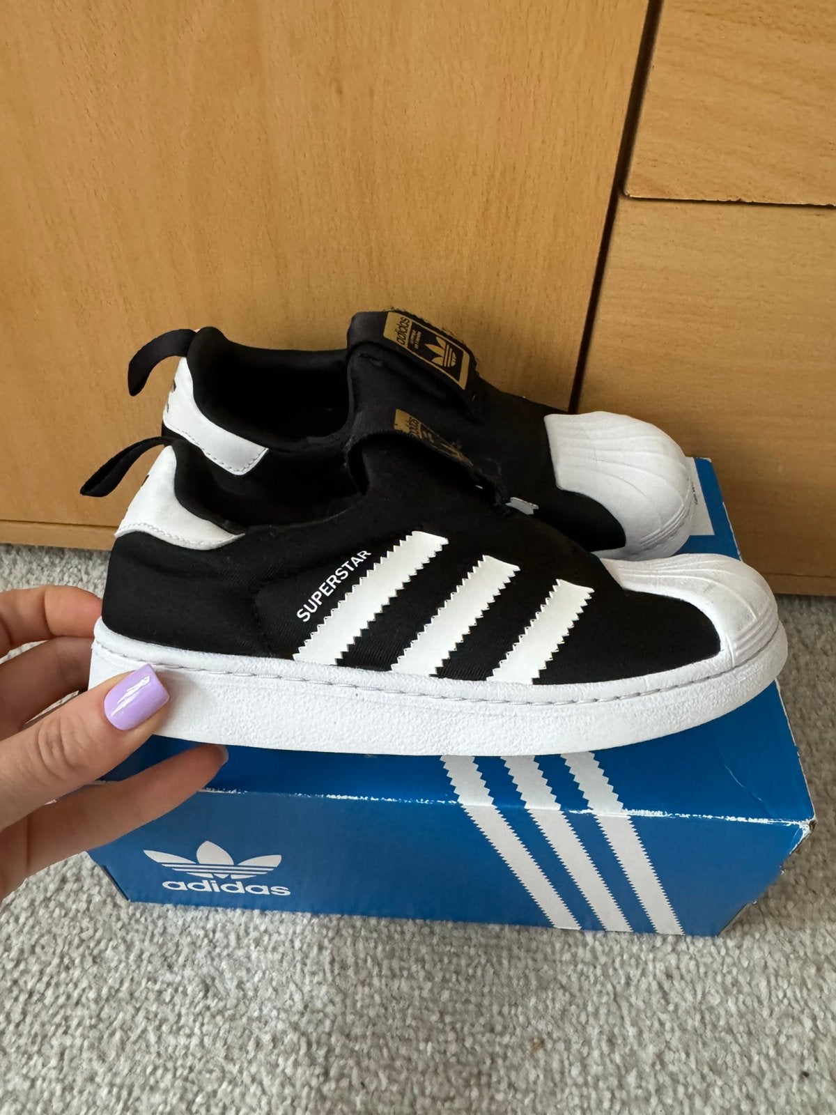 Adidas Superstar sneakers 30,5 maat, Jongen of Meisje, Schoenen, Ophalen of Verzenden, Zo goed als nieuw