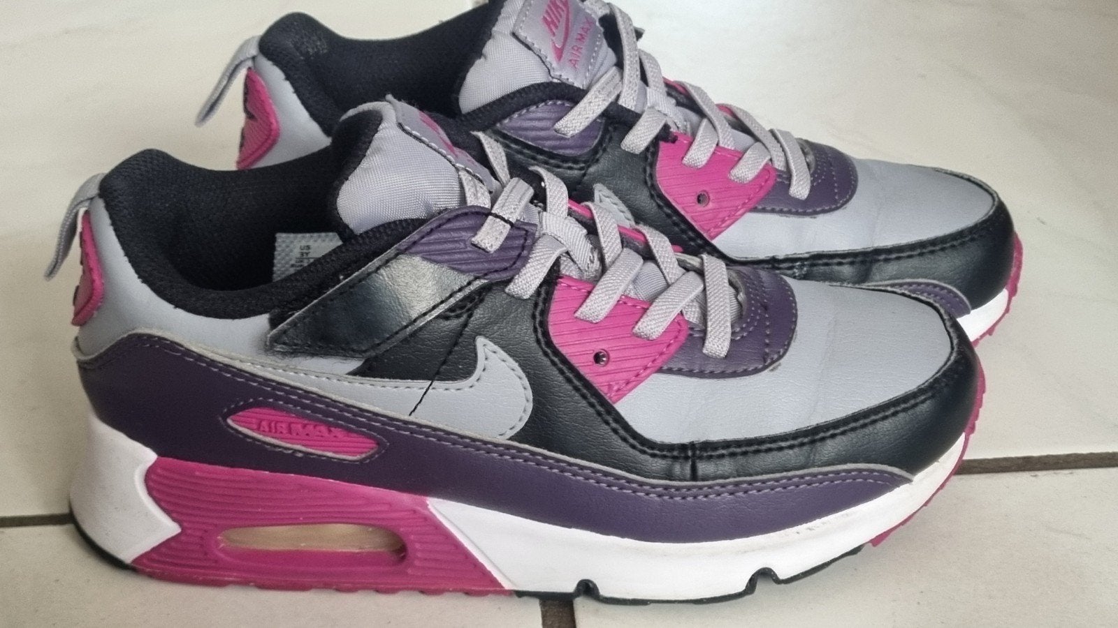 Nike Air Max 90 sneakers - Maat 35, Gebruikt, Meisje, Sportschoenen, Ophalen of Verzenden