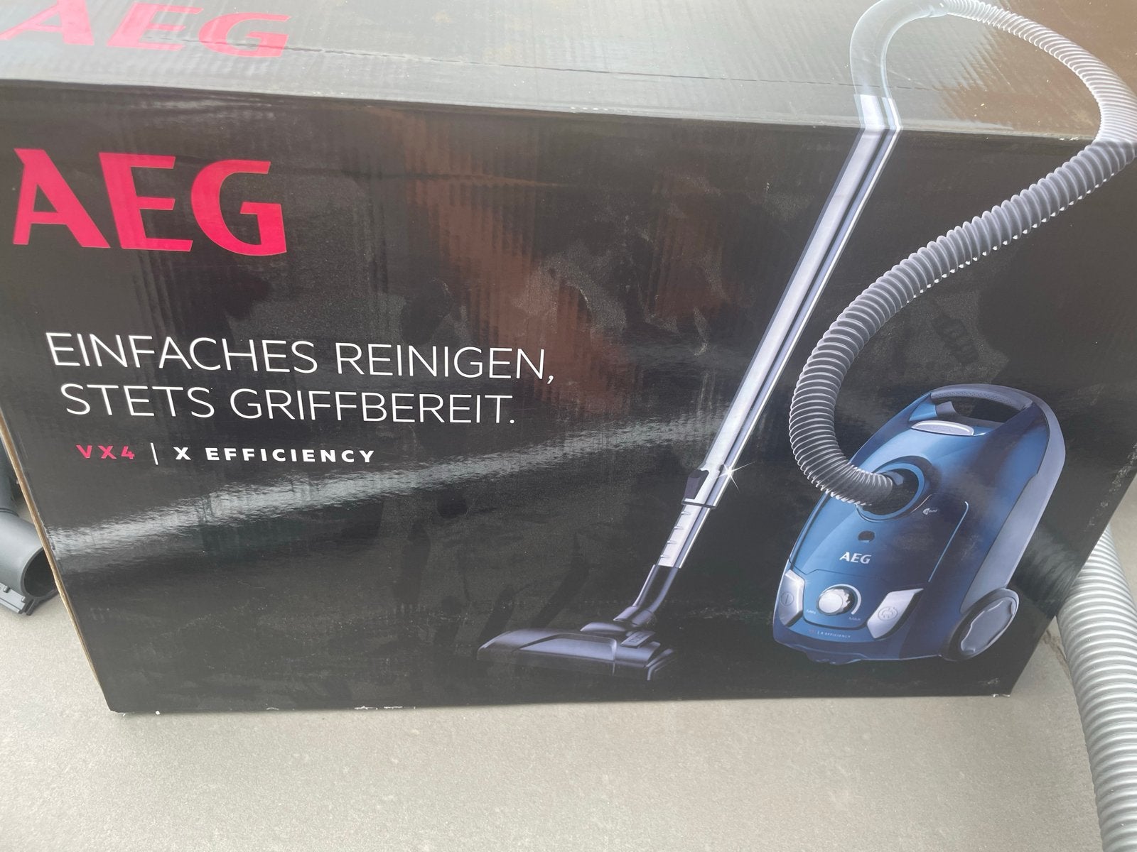 AEG VX4-1-CB-P Stofzuiger met zak - Nieuw in doos, Inclusief accessoires, Nieuw, Sledestofzuiger, Minder dan 1200 watt