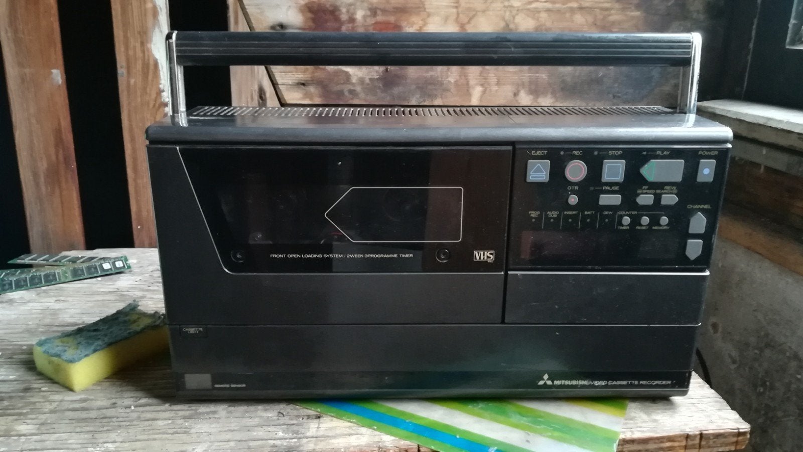 Mitsubishi Vhs recorder HS-710ur defect, Ophalen, Niet werkend, VHS-speler of -recorder