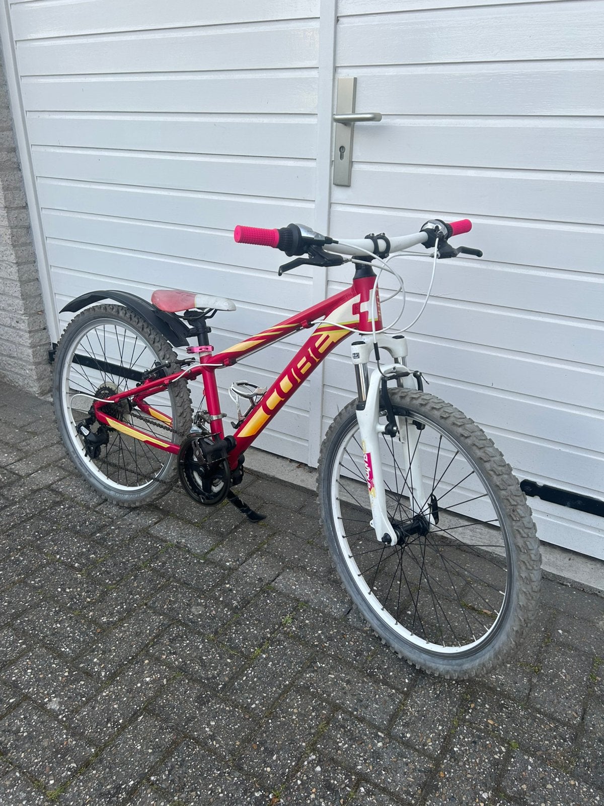 Cube Race 240 24 inch mountainbike, Fietsen en Brommers, Fietsen | Meisjes, Velgrem, Versnellingen, Ophalen of Verzenden, Gebruikt