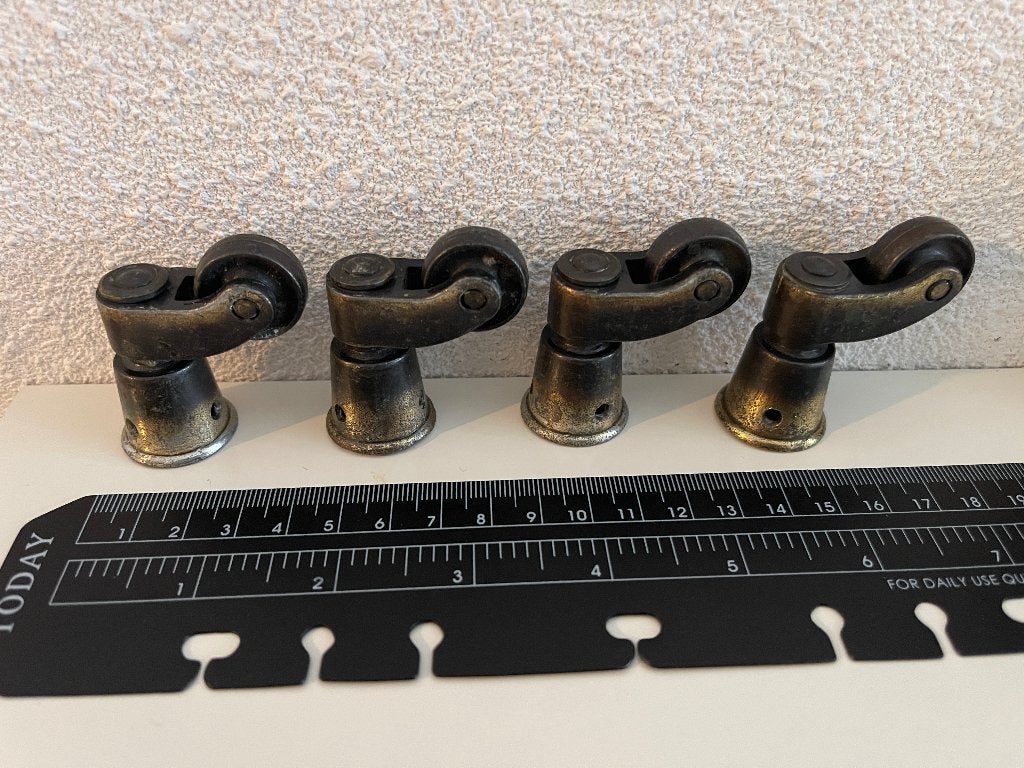 4 vintage messing meubelwieltjes met huls/cup castors Ø 18mm, Ophalen, Gebruikt