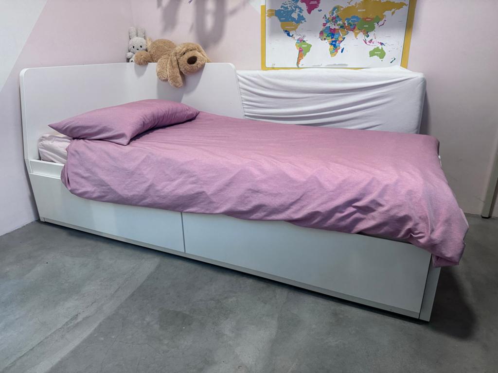Uitschuifbaar bed Ikea Flekke incl 2 matrassen 80x200, Huis en Inrichting, Slaapkamer | Bedden, Ophalen, Eenpersoons, Wit, 80 cm