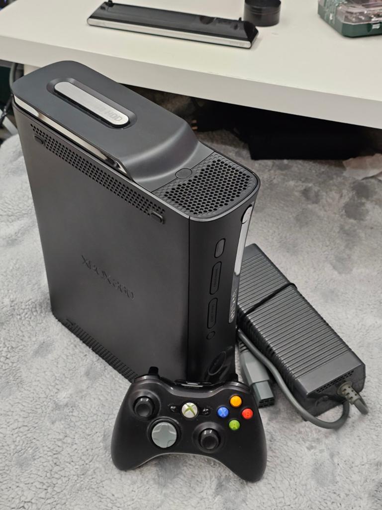Xbox 360 Elite 120GB + controller + voeding, Spelcomputers en Games, Spelcomputers | Xbox 360, Ophalen of Verzenden, 120 GB, Met 1 controller