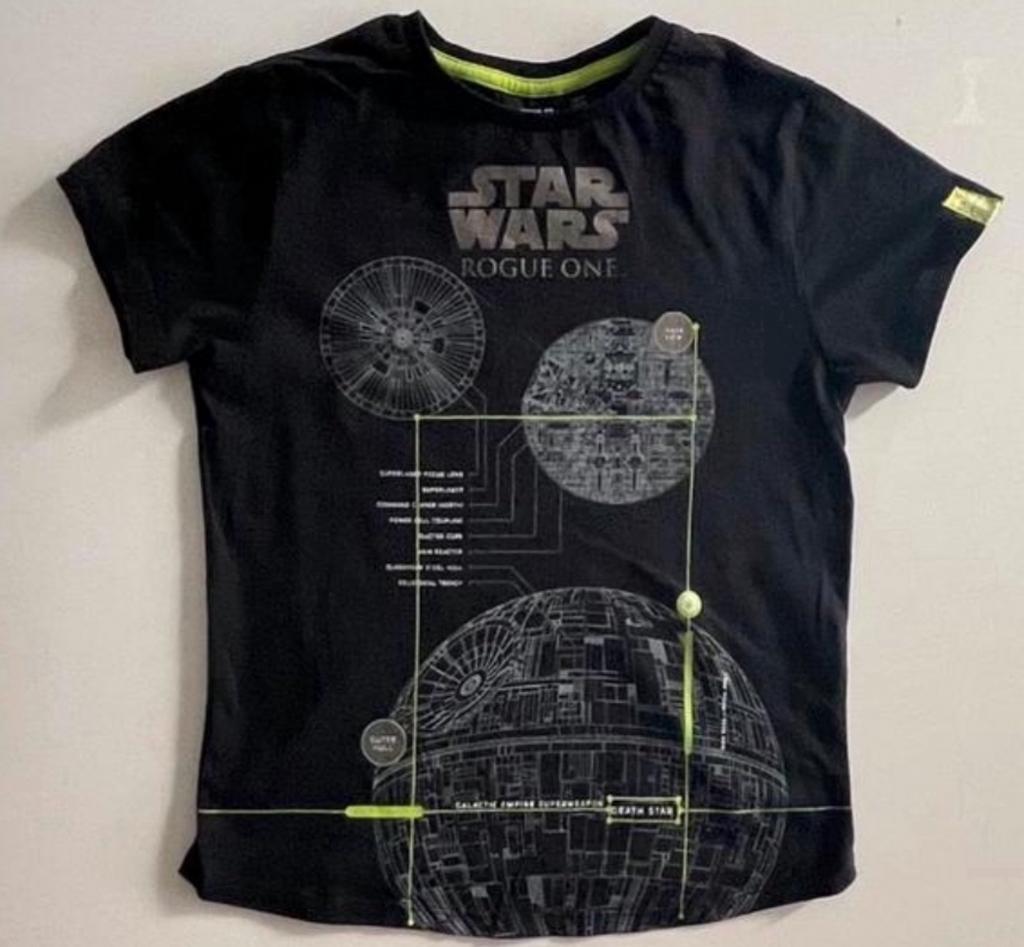 Star wars shirt zwart maat 122/128, Verzenden, Zo goed als nieuw, Jongen, Shirt of Longsleeve