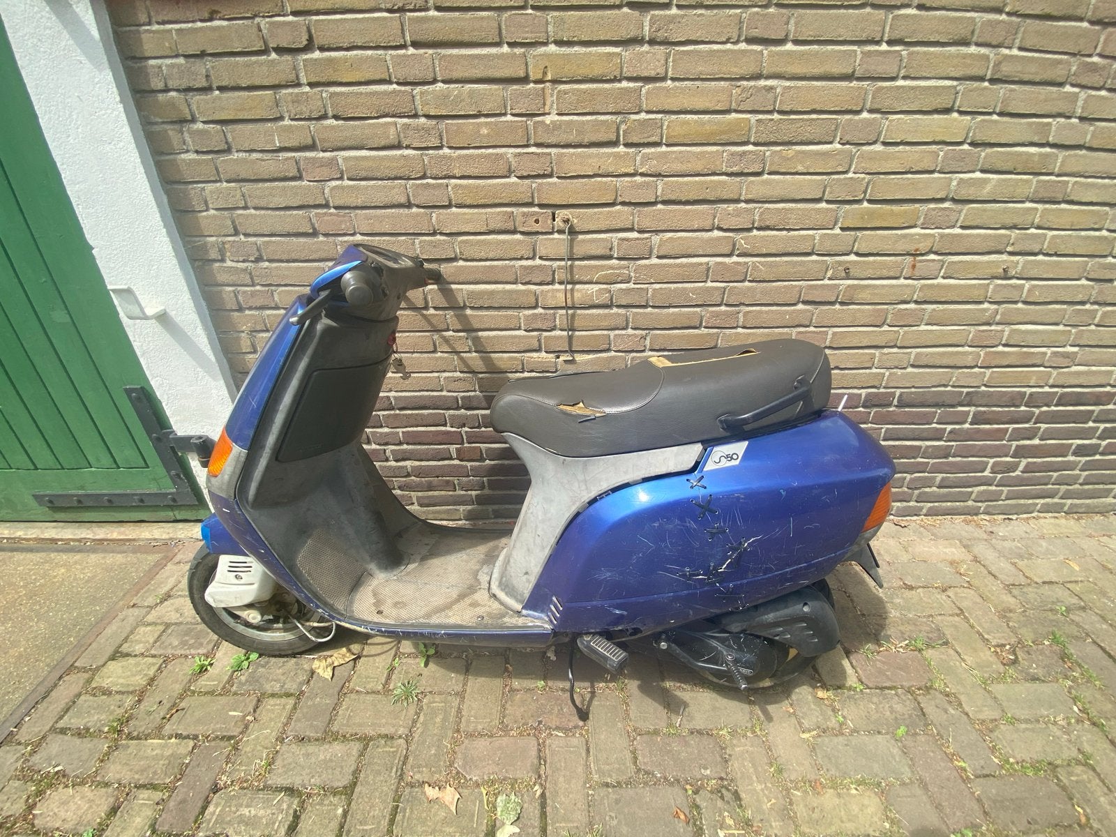 Piaggio Sfera 50cc Project - Loopt, heeft liefde nodig, Fietsen en Brommers, Scooters | Piaggio, Gebruikt, Overige modellen, Maximaal 45 km/u