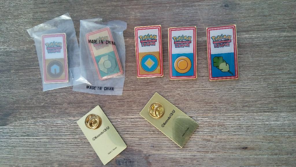 Pokemon League trading card game pin vintage logo, Ophalen of Verzenden, Zo goed als nieuw