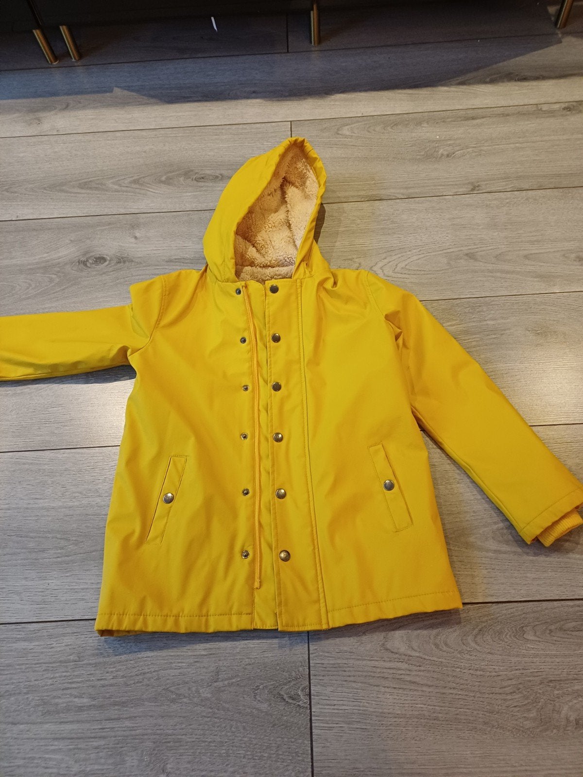 Gele HEMA regenjas met teddy voering - Maat 134/140, Jongen of Meisje, Ophalen of Verzenden, Zo goed als nieuw, HEMA