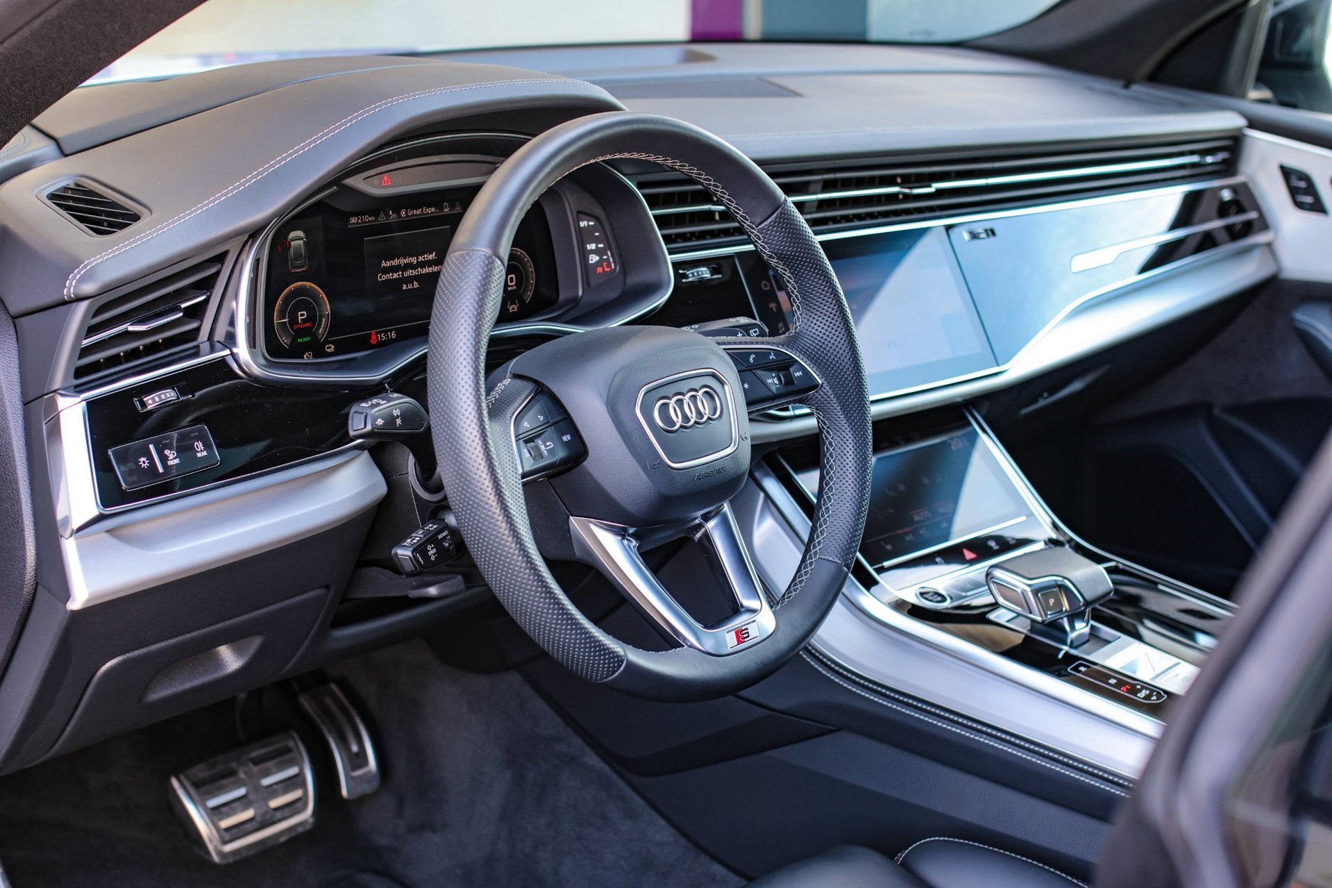 Audi Q8 55 TFSI e Quattro S-Line *Pano*RS-Stoelen*B&O*Soft-C, Auto's, Automaat, Dealer onderhouden, Gebruikt, Zwart